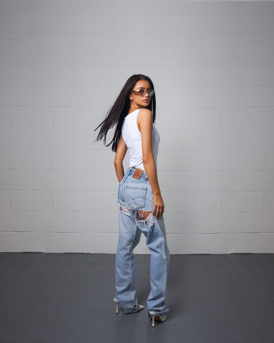 BABY BLUE SHREDDED BACK JEAN 027